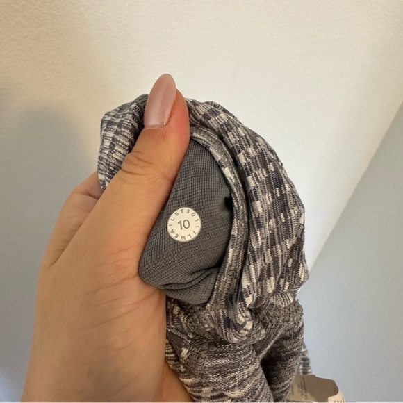 Lululemon Wunder Under Crop Leggings Arrow Jacquard Silver Spoon Gray Size 10 - Picture 10 of 10